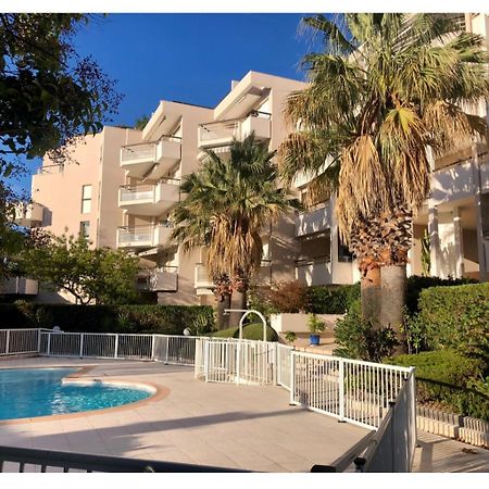 Superbe Appartement Avec Piscine Au Bord De La Mer Saint-Raphaël المظهر الخارجي الصورة